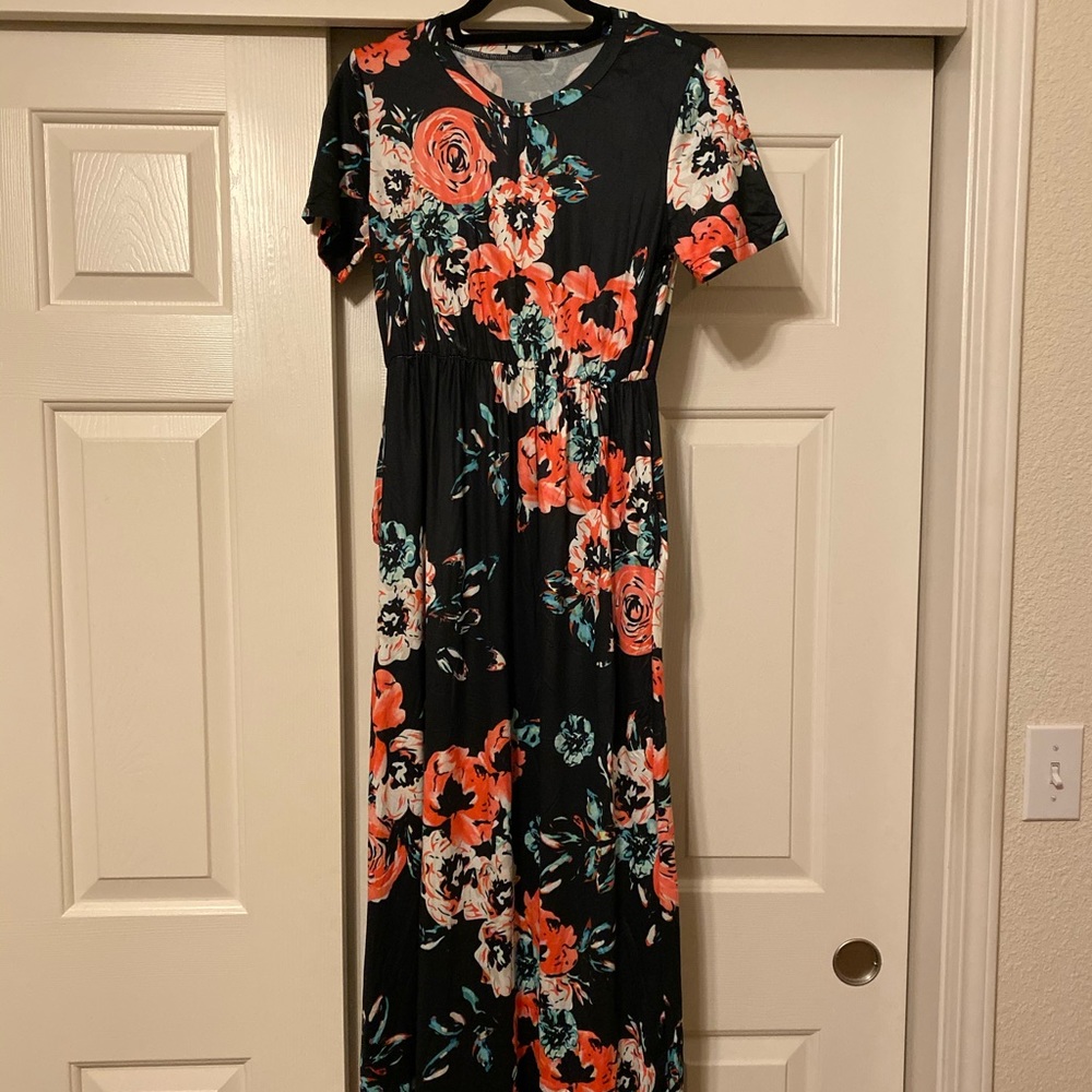 Floral dress NWOT